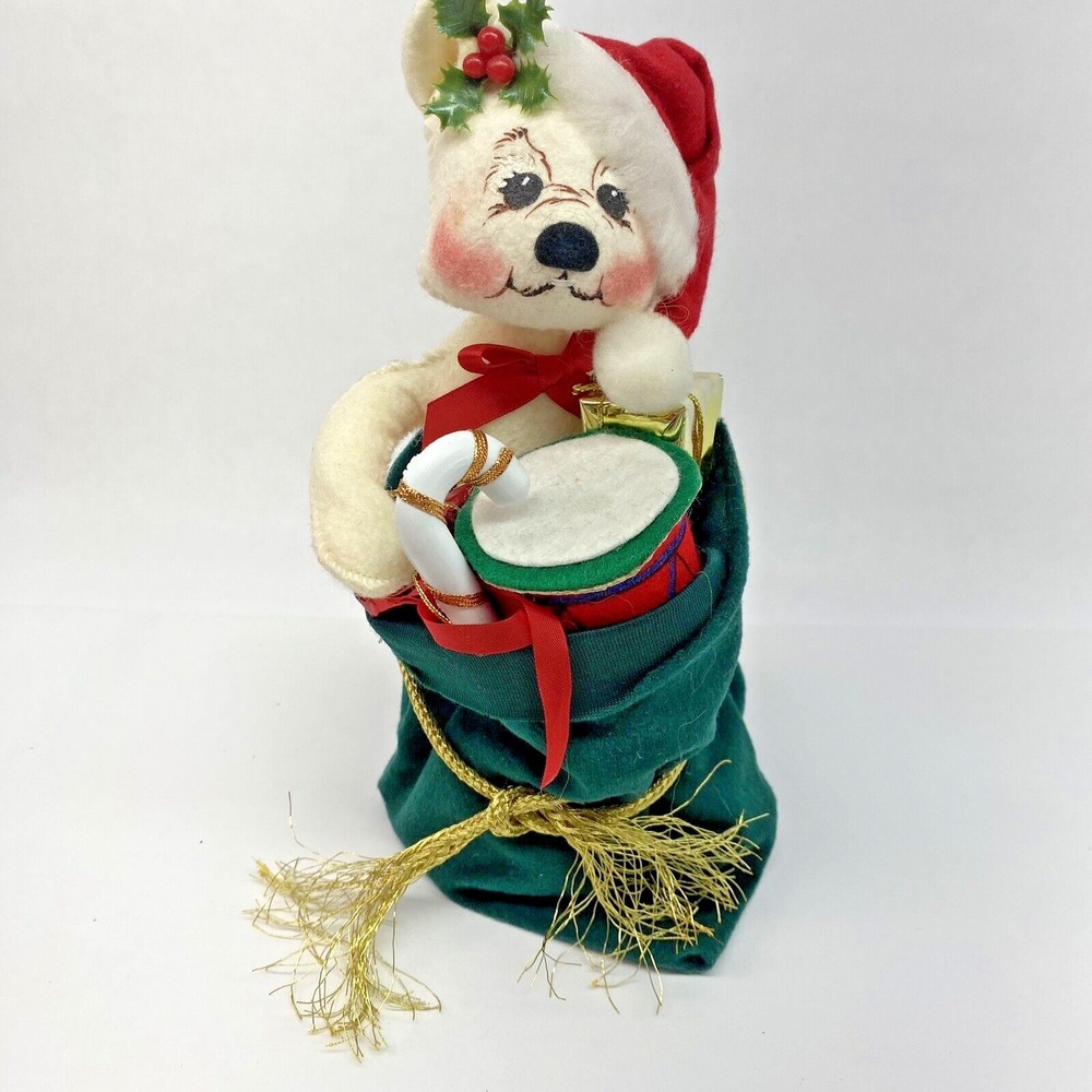 Annalee Toy Bag ‎ 8" White Bear holding green bag with Christmas Packages 630300